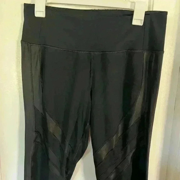 Lane Bryant plus-size leggings size 16 with cool cutouts high-rise tummy control - Picture 5 of 8